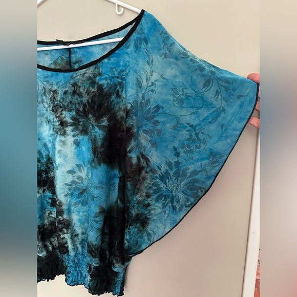 SERE NADE Size LARGE Floral Flowy Top in Blue and Black - Picture 3 of 6